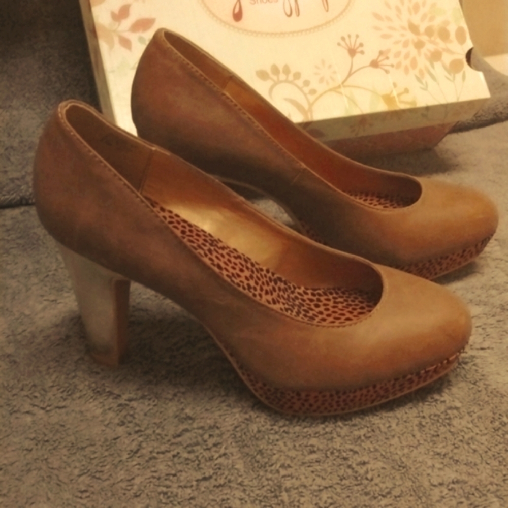 Jellypop Michelle smooth taupe/leopard, gold heels size 8.5 Luxury Mob Wife